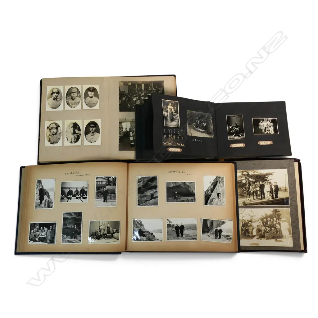 COLLECTION 4 VINTAGE JAPANESE FAMILY PHOTO ALBUMS + SOME LG FORMAT LOOSE IMAGES Image 1++